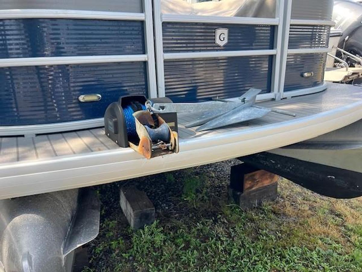 Used 2016 Godfrey Sweetwater premiere 24.2