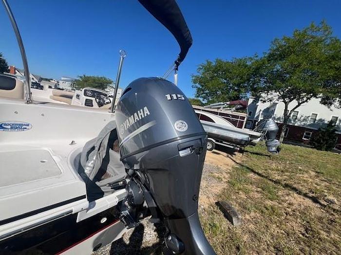 Used 2014 Hurricane SunDeck Sport 188 OB