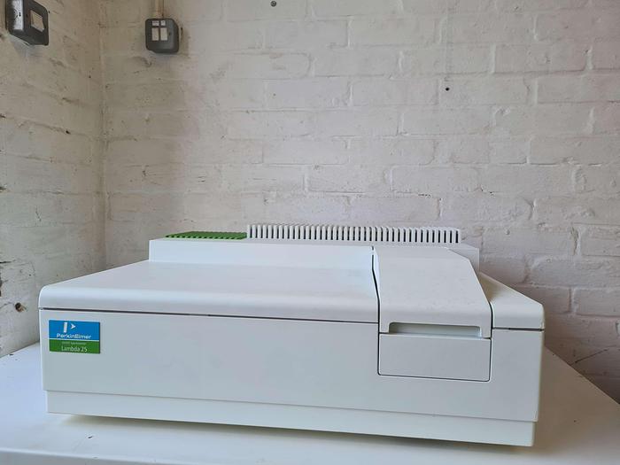 Used Perkin Elmer Lambda 25 UV/VIS Spectrometer