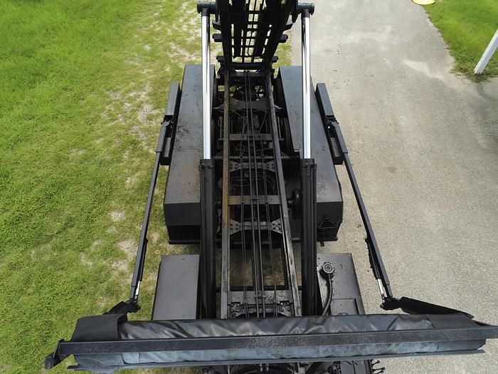 Used MACK CV 713 ROLL OFF TRI AXL 60 TN GALBRETH