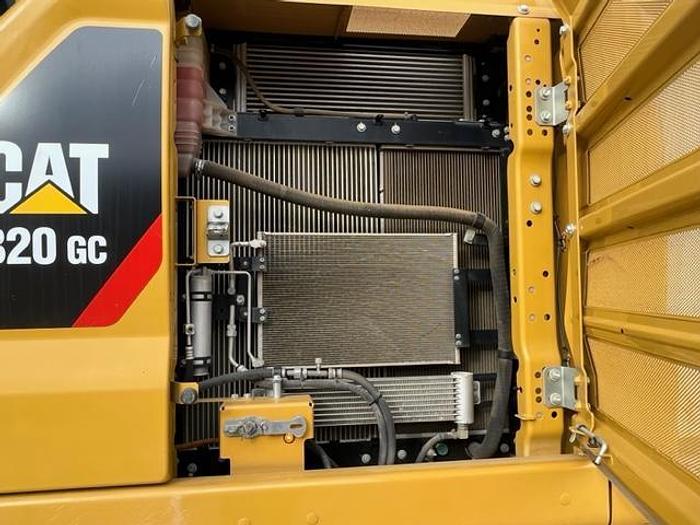 Used 2018 CAT 320 GC / with Hyd Thumb