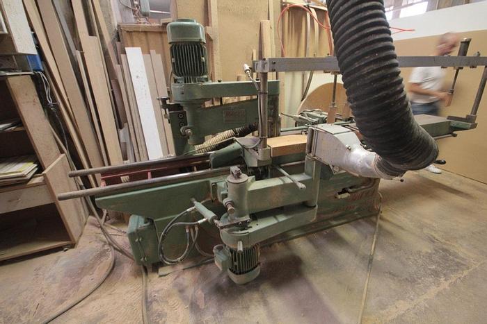 Used Fresatrice contornatrice per elementi di sedie