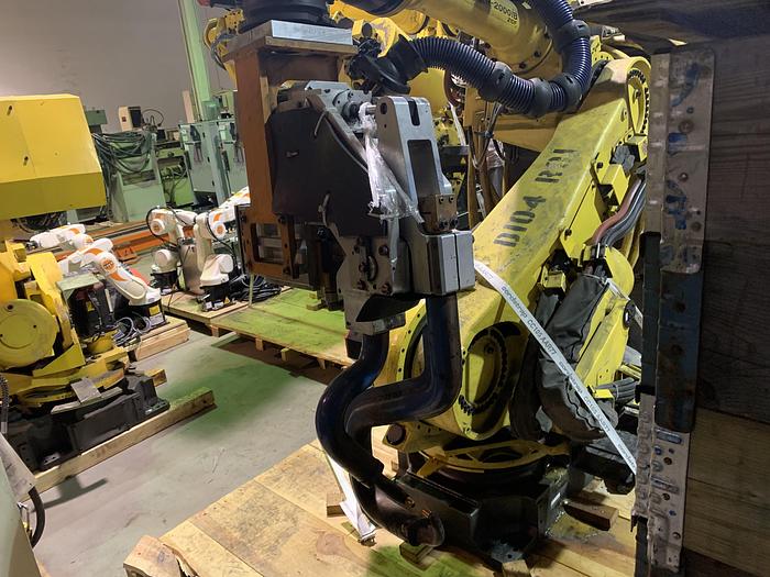 Used FANUC R2000iB/210F 210KG X 2655MM REACH 6 AXIS CNC ROBOT W/R30iA CONTROLS WITH ARO SERVO GUN