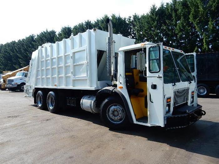 Used 2006 Mack LE613- Stock #: 4977