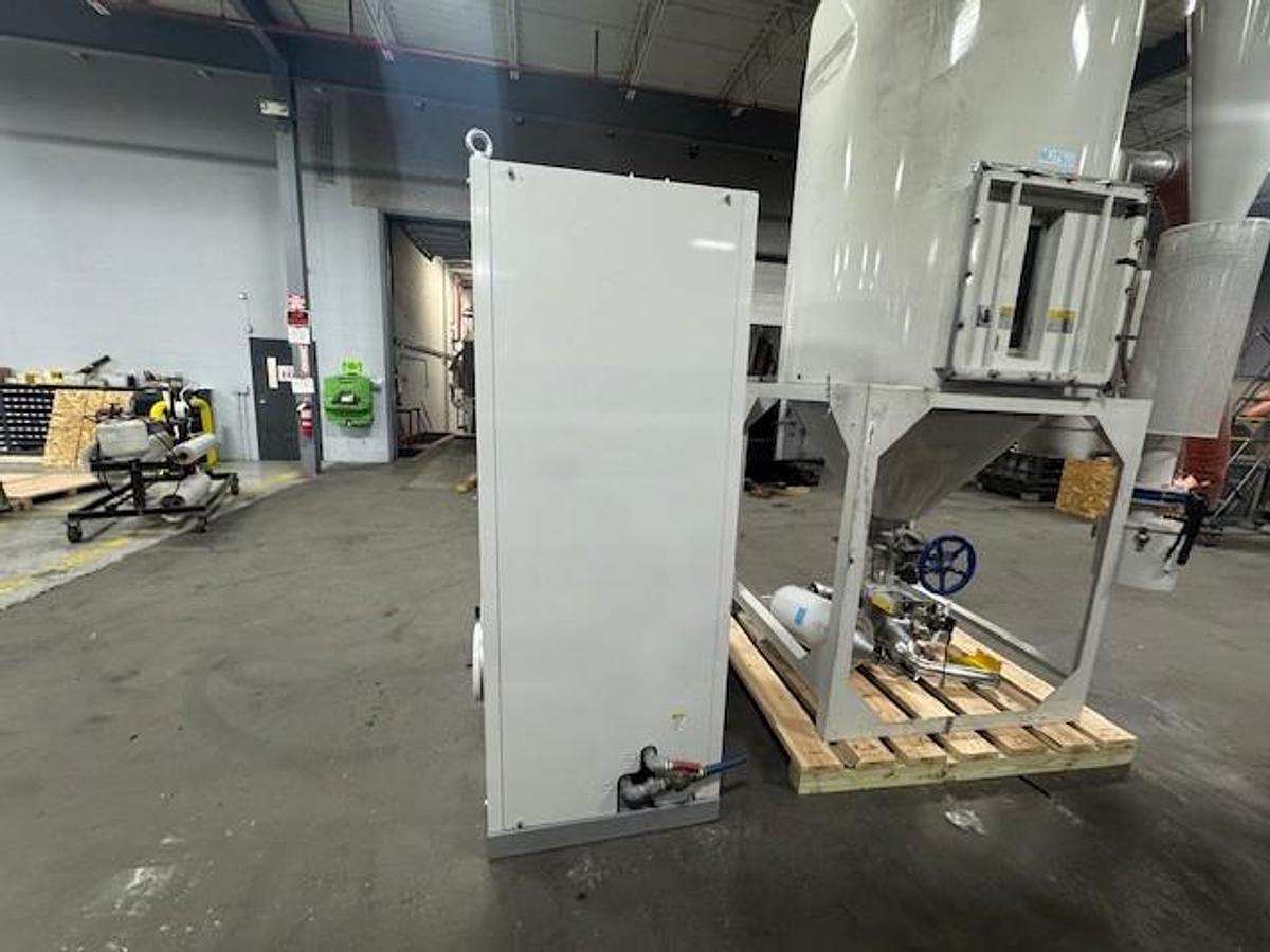 Used Matsui 412 cfm DMZ Series Material Dryer with 2,420 lb. Hopper (2006)