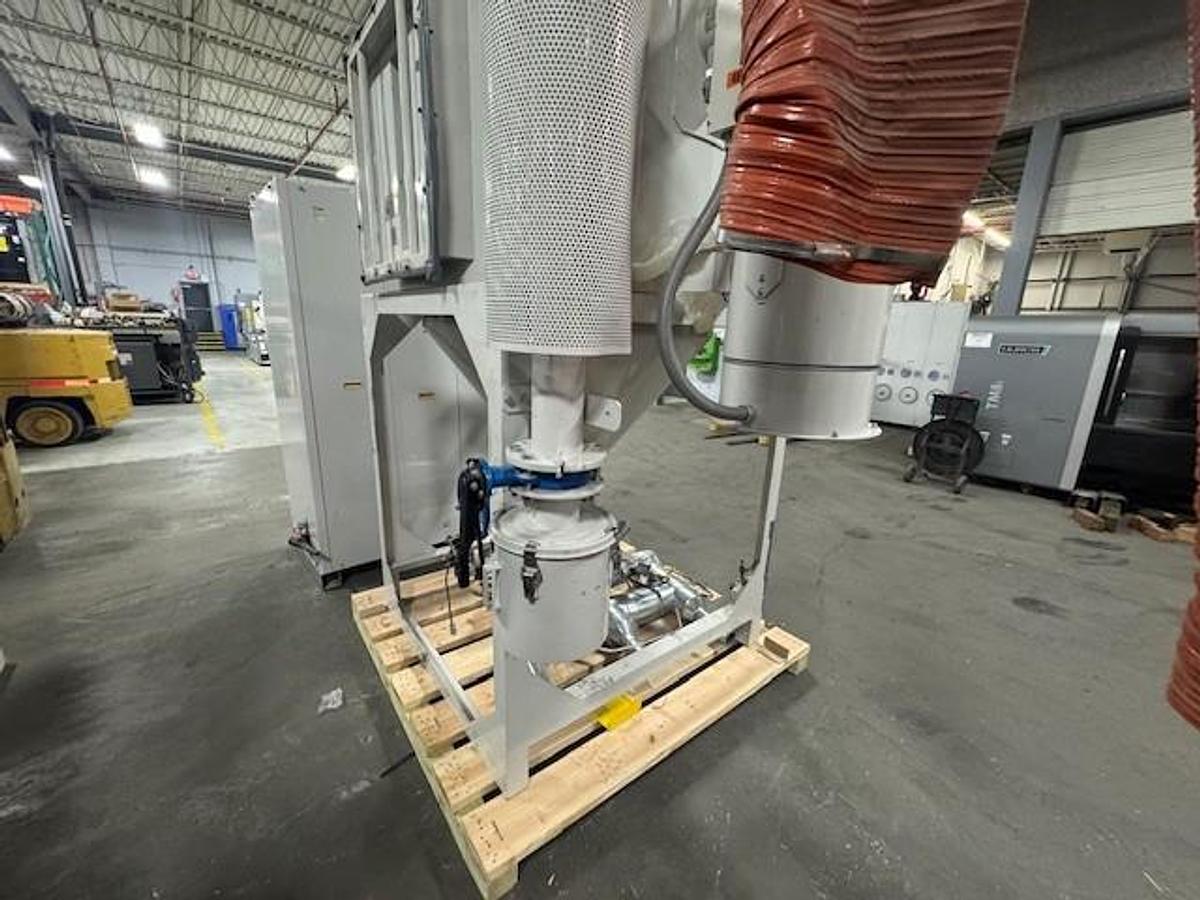 Used Matsui 412 cfm DMZ Series Material Dryer with 2,420 lb. Hopper (2006)