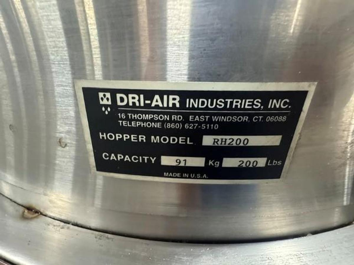 Used 50 lb./hr Dri-Air APD-6 Material Dryer with 200 lb. Hopper (2018)