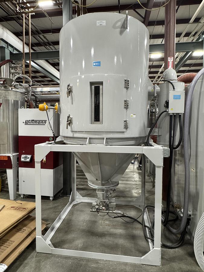 Used Matsui DMZ Series Material Dryer with Hopper (2022)