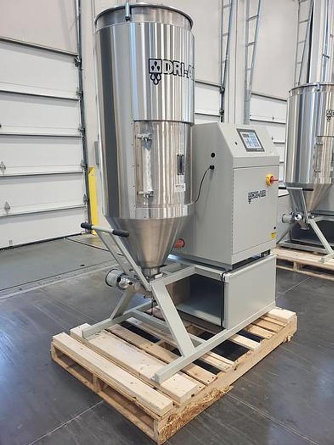 60 lbs/hour Dri-Air Material Dryer With 200 lb. Capacity Hopper (2026)