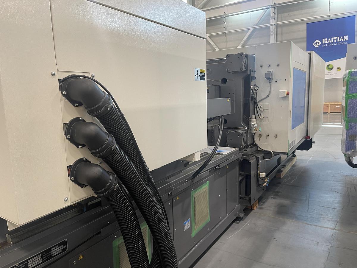 393 Ton, 3.09 oz Niigata MD385S8000/i22 Injection Molding Machine (2025)