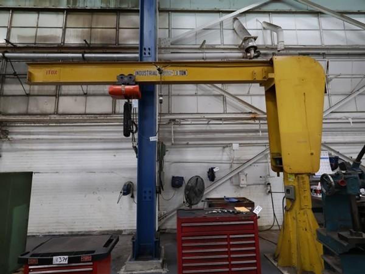 Used 1 Ton Industrial Equipment Jib Crane & 1 Ton Electric Hoist