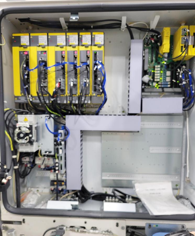 Used 2020 Fanuc Robodrill D21LiB5 ADV CNC Vertical Mill