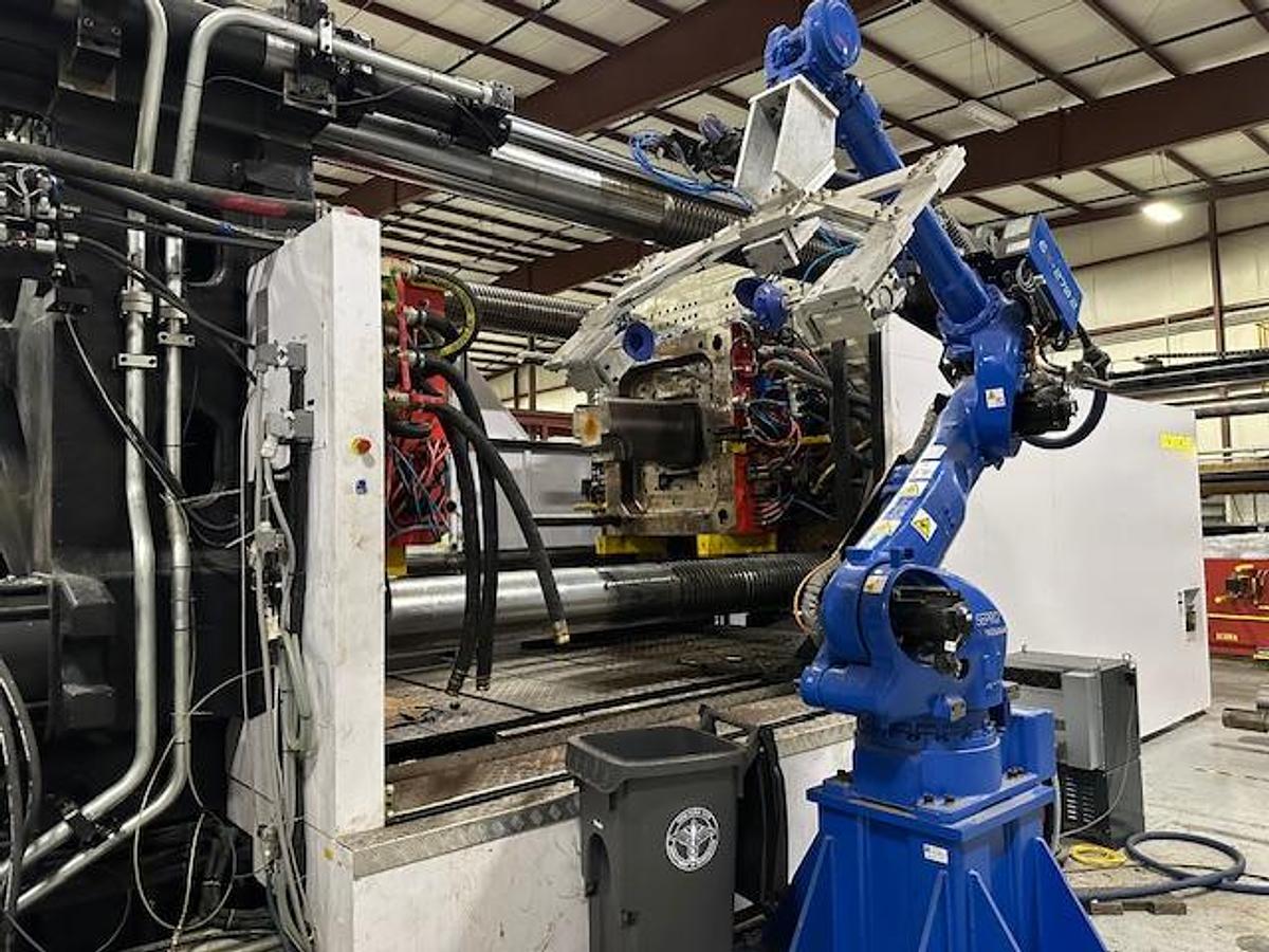 Used 3,300 Ton 1,029 oz Borche BU3300-V Injection Molding Machine with Yaskawa Robot (2024)