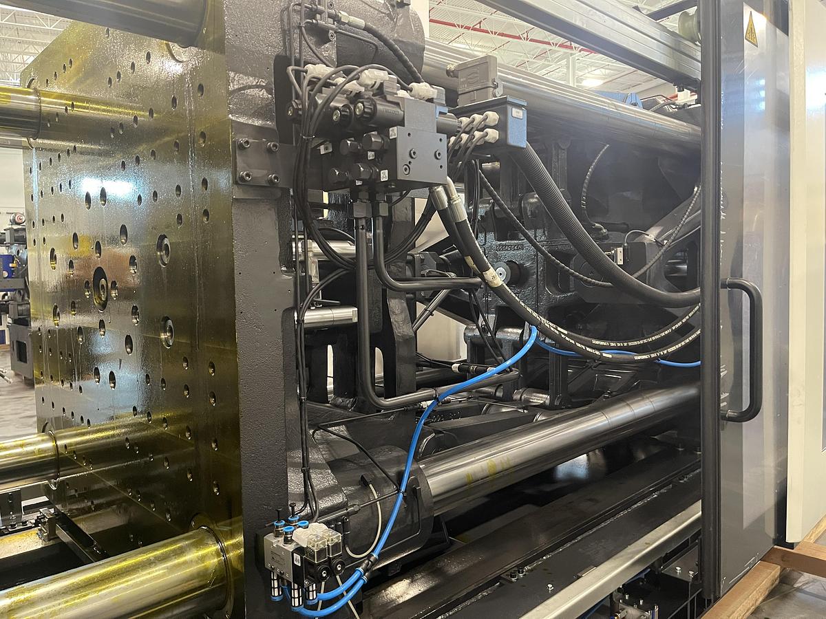 596 Ton, 80.14 oz Haitian MAV 5300/4500 Injection Molding Machine (2025)