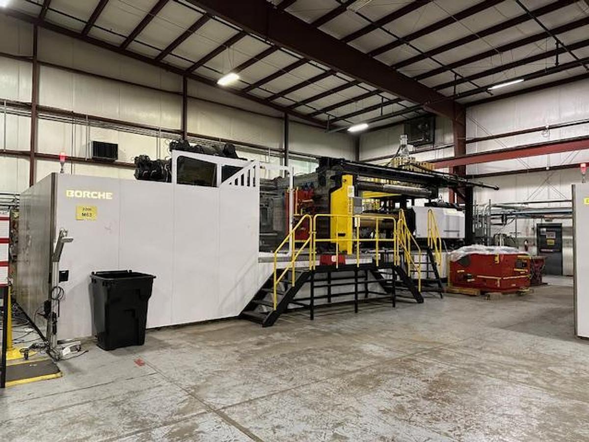 Used 2,200 Ton 533 oz Borche BU3300-V Injection Molding Machine with Yaskawa Robot (2024)