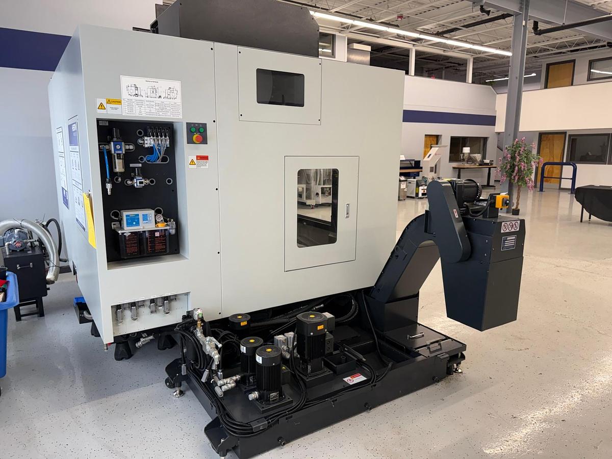 Hision Vertical Machining Center CAT40 BIG PLUS (2024)