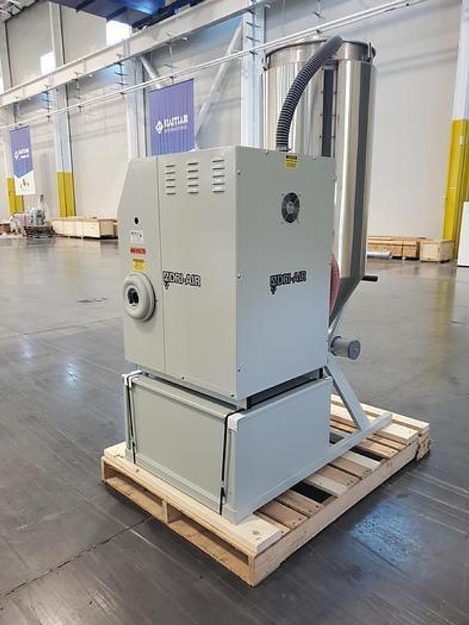 125 lbs/hour Dri-Air Material Dryer with 400 lb. Capacity Hopper (2026)