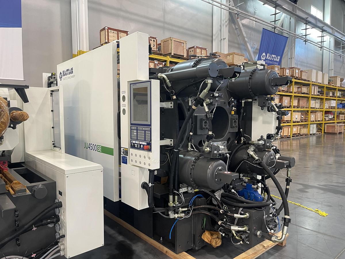 506 Ton, 39.68 oz Haitian JUVSE 4500/2400 Injection Molding Machine