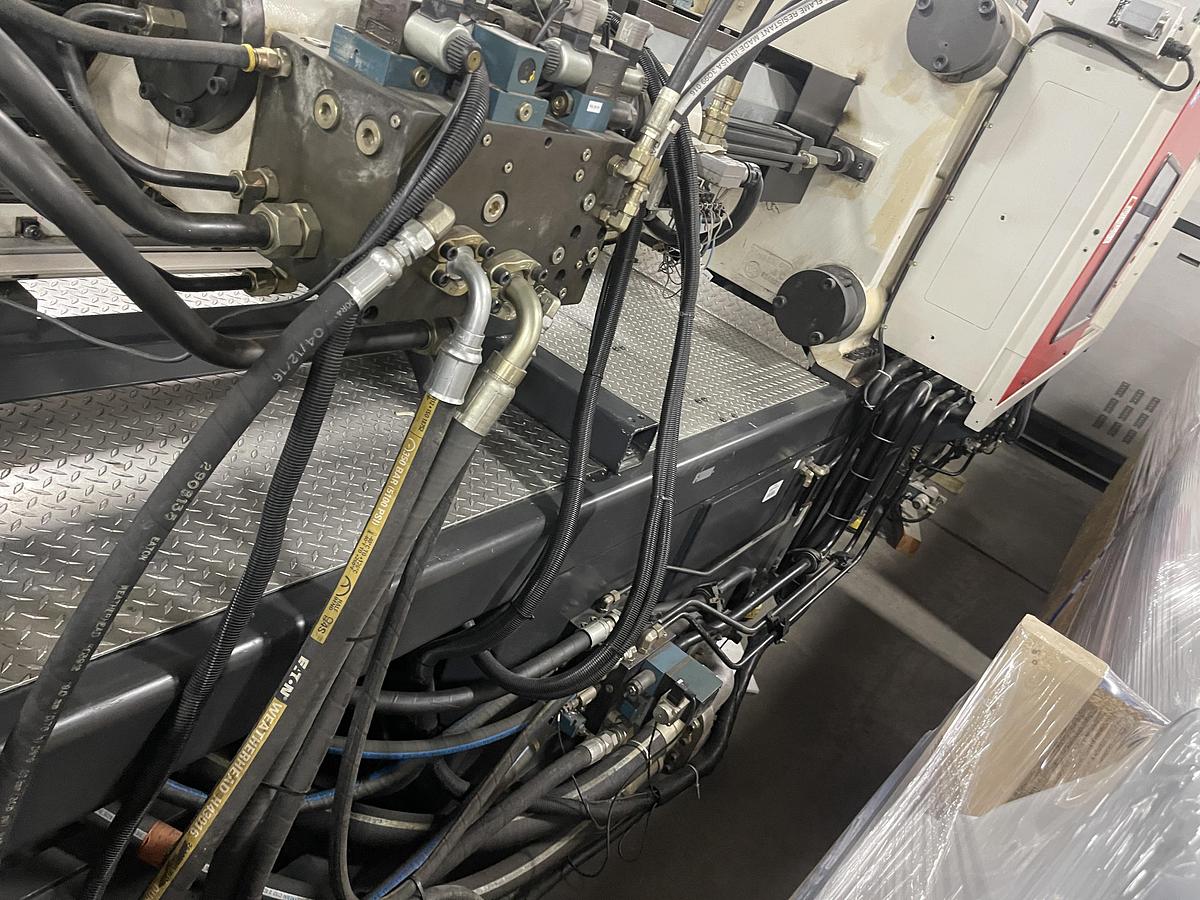 Used 310 Ton, 22 oz., Ferromatik Milacron Magna T310 Injection Molding Machine (2002)