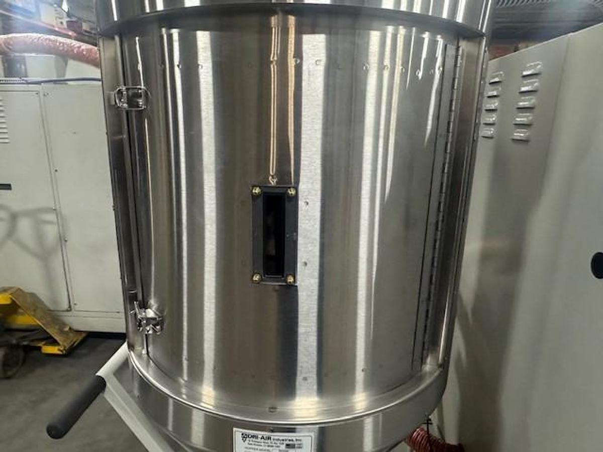 60 lbs/hour Dri-Air Material Dryer With 200 lb. Capacity Hopper (2026)