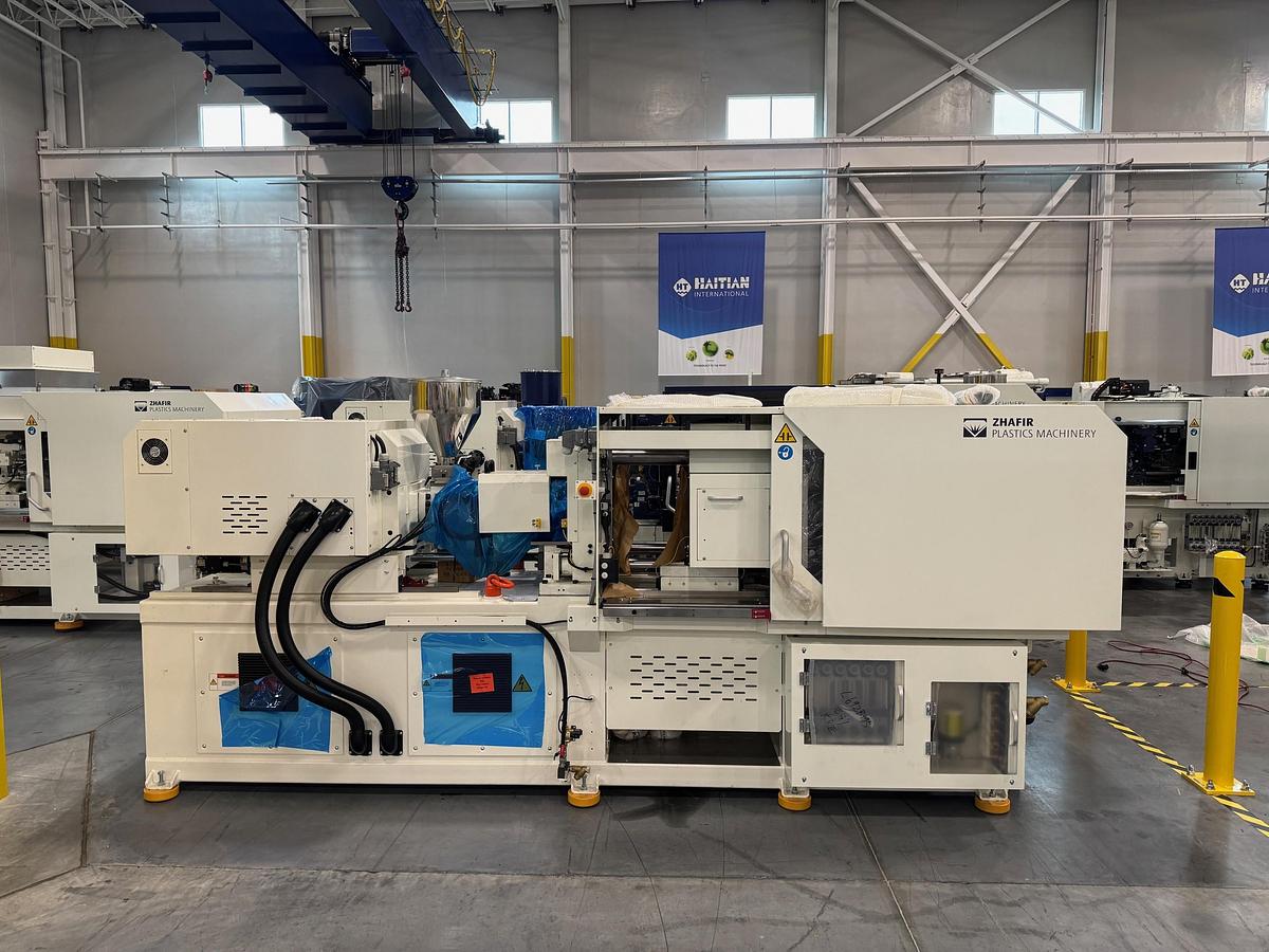 101 Ton, 1.16 Oz., Haitian Zhafir VEIII 900/120h Injection Molding Machine (2023)