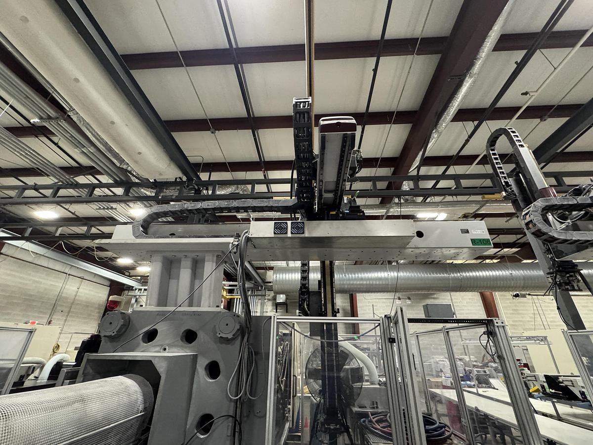 Used Wittmann W753 Robot (2007)