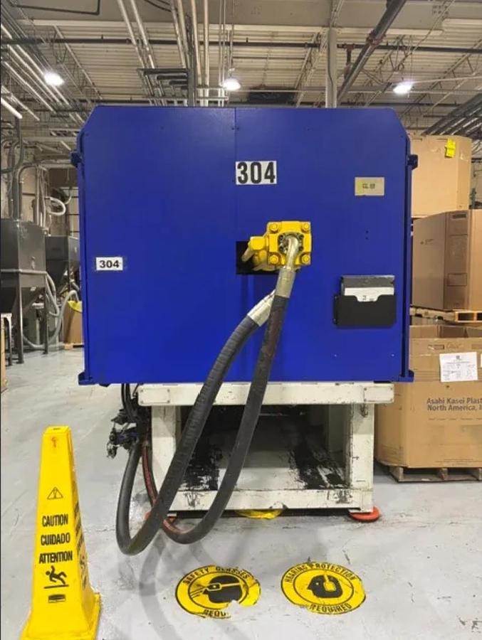 Used 650 Ton, 89.6 oz Van Dorn 650HT-4300 Injection Molding Machine (2006)