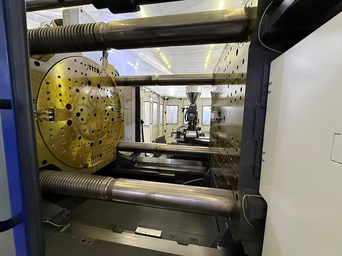 731 Ton, Multi-Shot "L" Configuration Two-Platen Injection Molding Machine w/Rotary Table (2025)