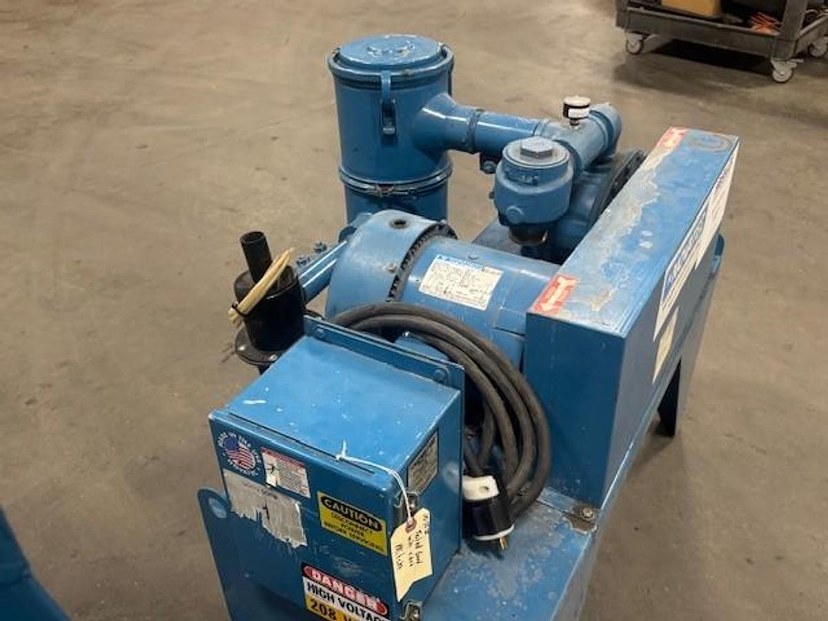 Used Novatec VPU-3 Vacuum Pump