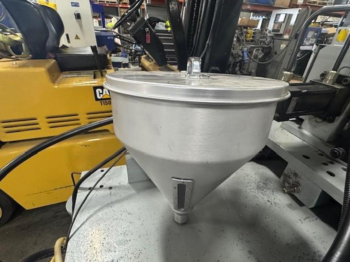 Used 30 Ton, 2 oz Newburry V2-30 Vertical Injection Molding