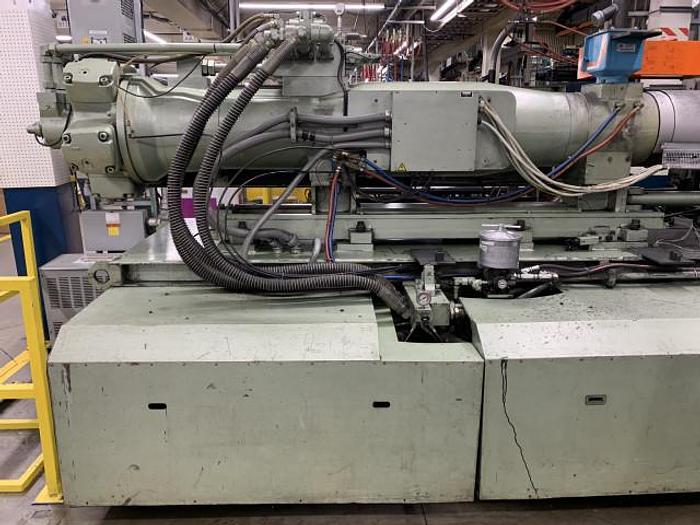 Used 943 Ton, 201.2 oz. Nissei Injection Molding Machine
