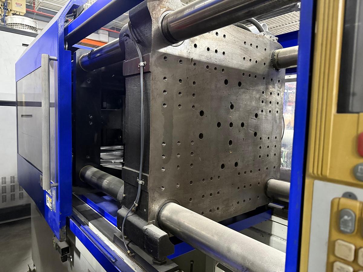 Used 300 Ton, 25.4 oz., Van Dorn Demag, Injection Molding Machine (2006)