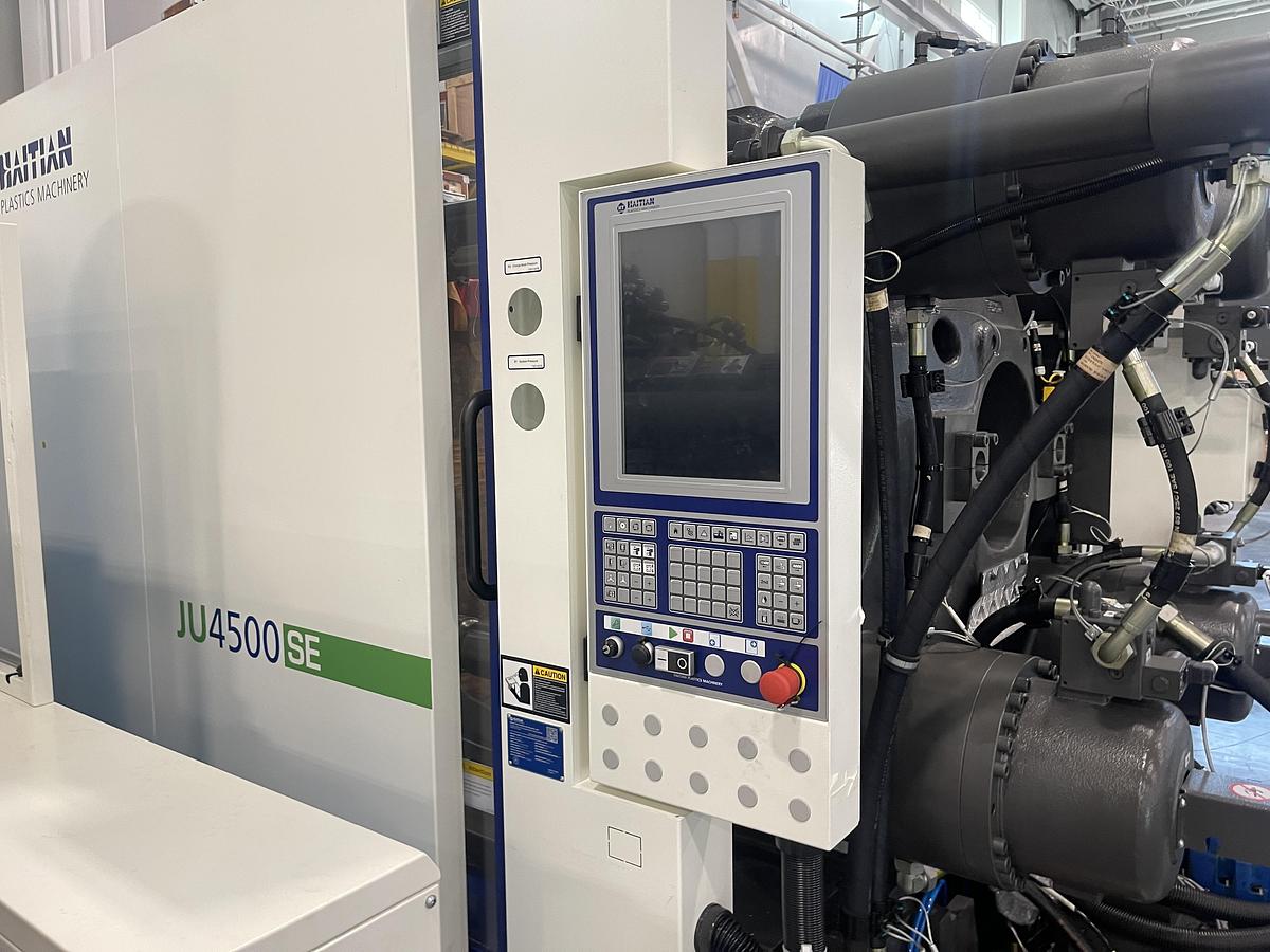 506 Ton, 39.68 oz Haitian JUVSE 4500/2400 Injection Molding Machine