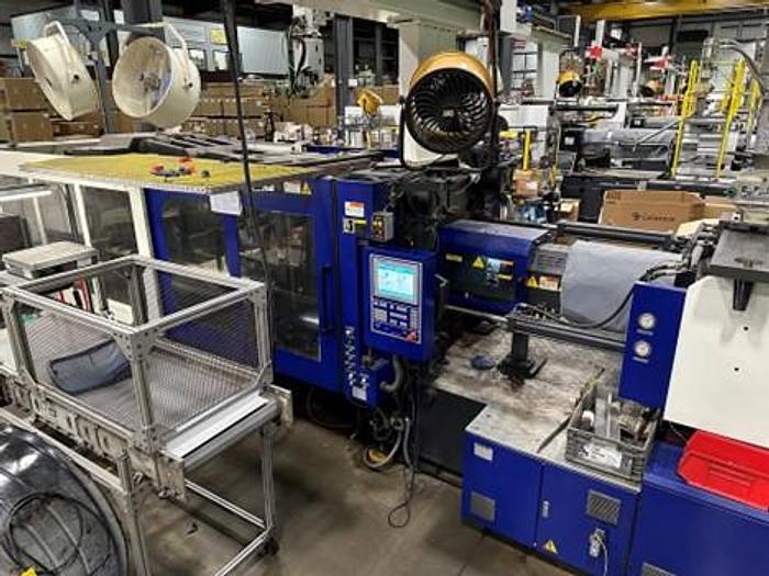 Used 674 Ton, 71.01 oz., Mars II Haitian Injection Molding Machine