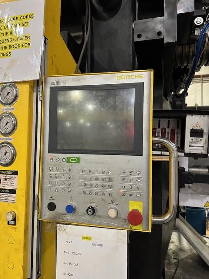 Used 2,200 Ton 533 oz Borche BU3300-V Injection Molding Machine with Yaskawa Robot (2024)
