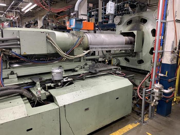 Used 943 Ton, 201.2 oz. Nissei Injection Molding Machine