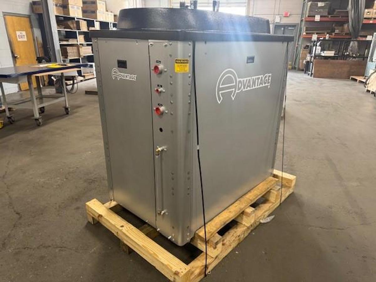 Advantage 10 Ton Air-Cooled Chiller 460V
