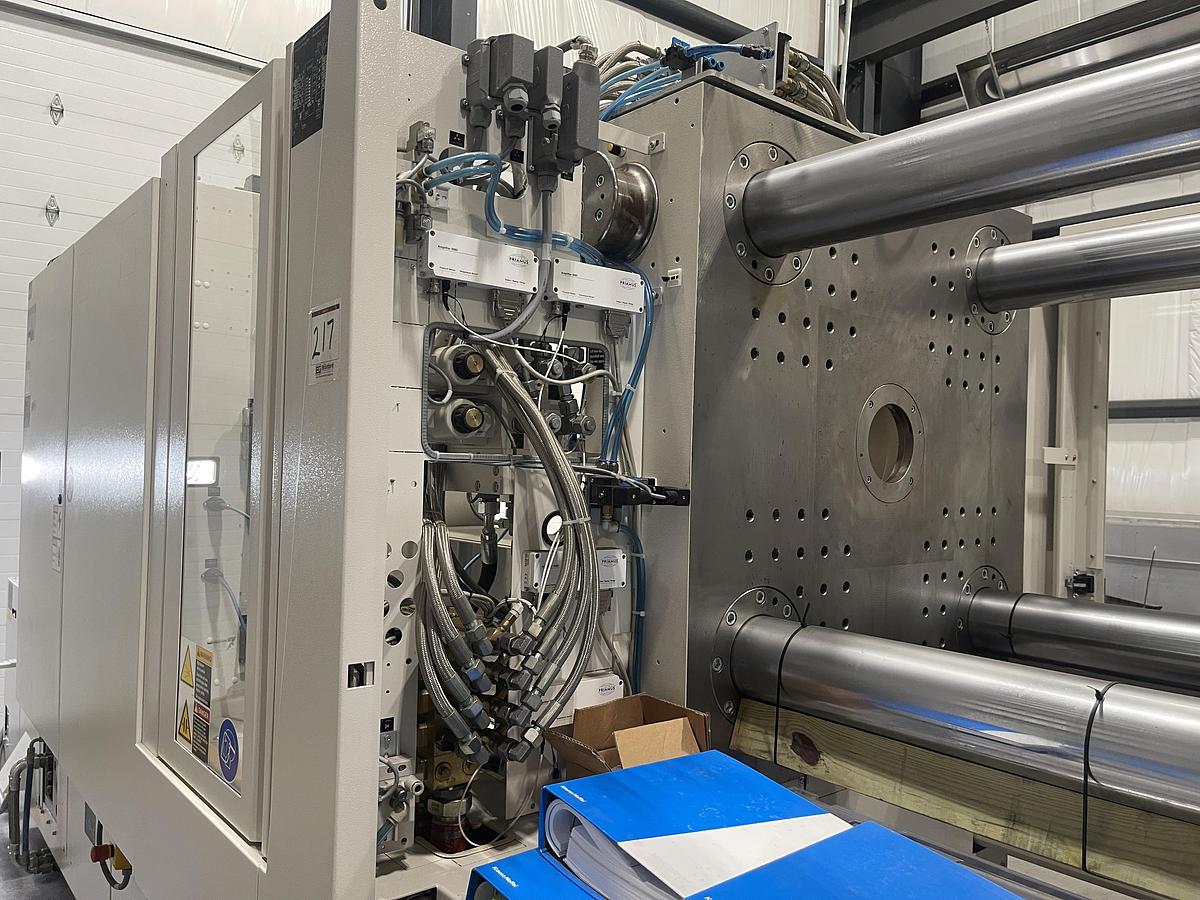 Used 330 Ton, 13.6 Oz. Krauss Maffei Injection Molding Machine (2016)