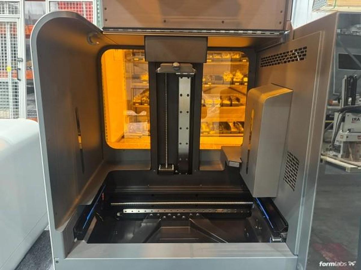 Used Formlabs Form 3L 3-D Printing Package including Cartridges (2022)