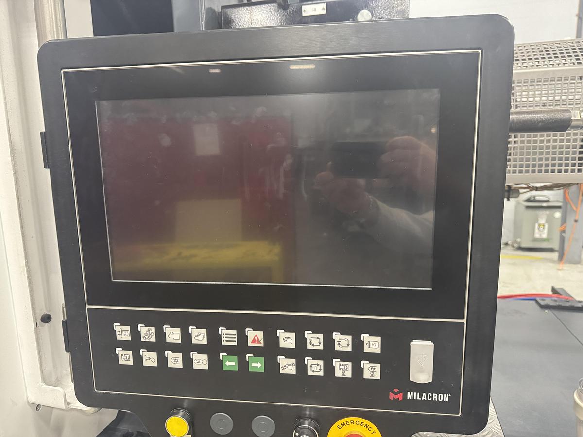 Used 315 Ton, 26 Oz., Q-Series Milacron Injection Molding Machine (2024)