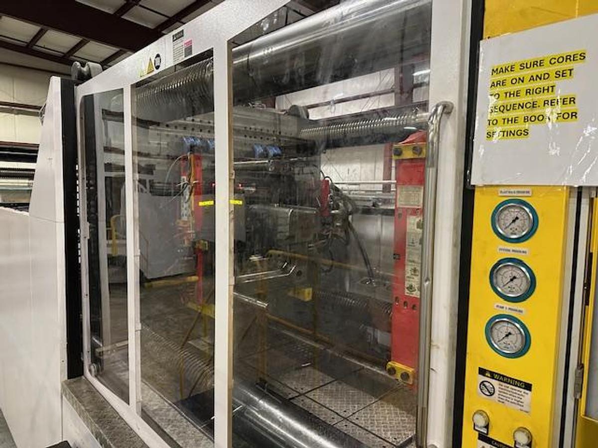 Used 3,300 Ton 1,029 oz Borche BU3300-V Injection Molding Machine with Yaskawa Robot (2024)