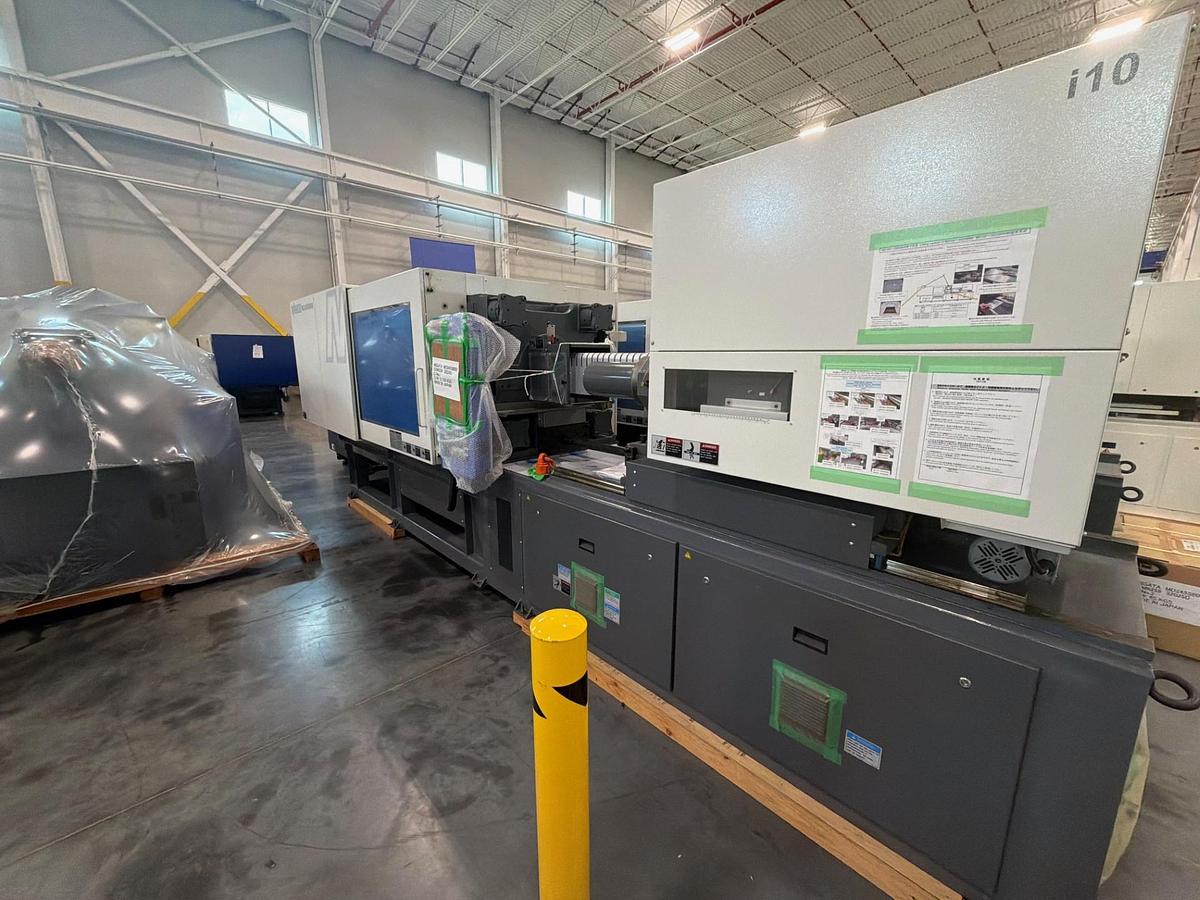 247 Ton, 16.51 Oz., Niigata MD245S8000-i10 Injection Molding Machine