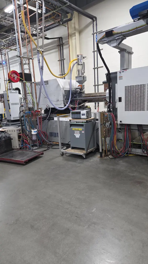 Used 500 Ton, 37 Oz., Toyo Si-500II H600U Injection Molding Machine (2003)