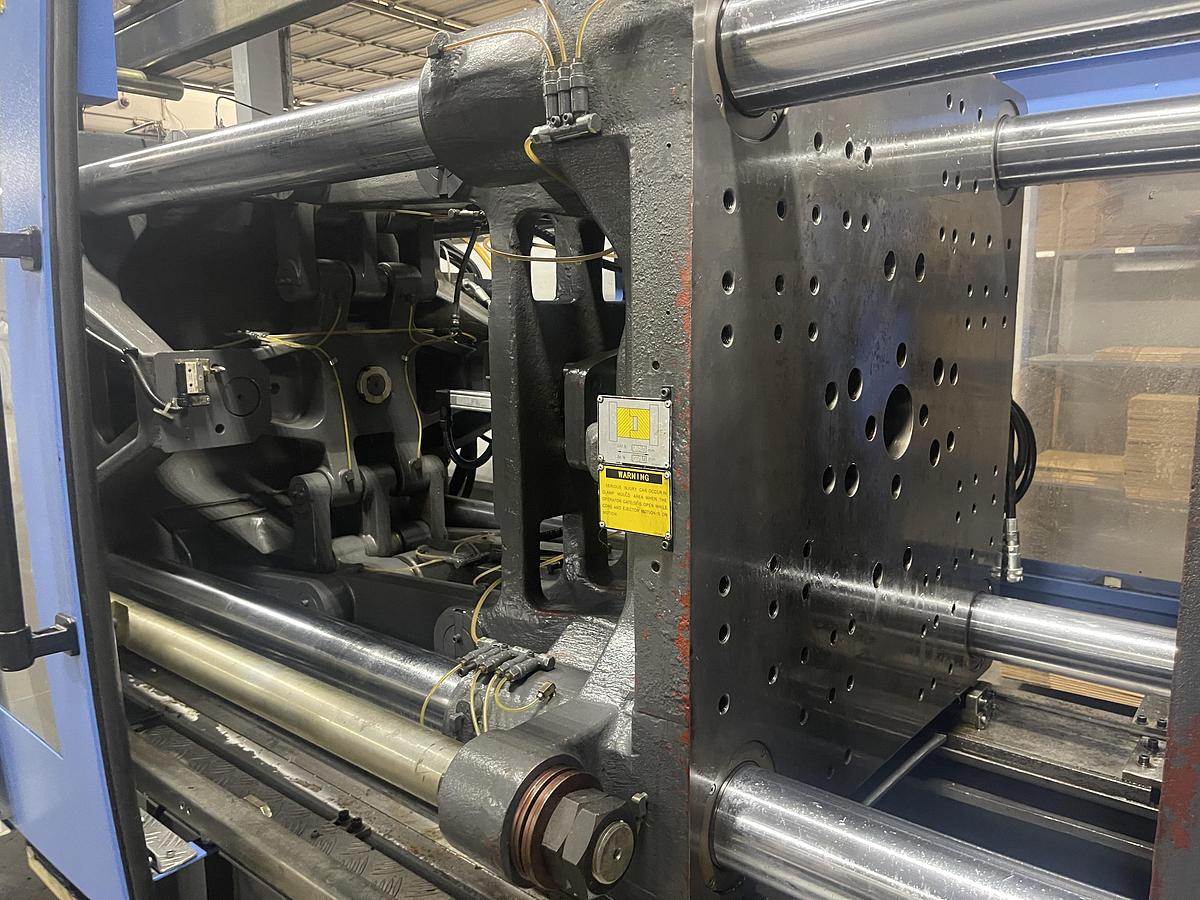 Used 360 Ton, 29.81 Oz., Haitian MA 3200/1700 Injection Molding Machine (2011)