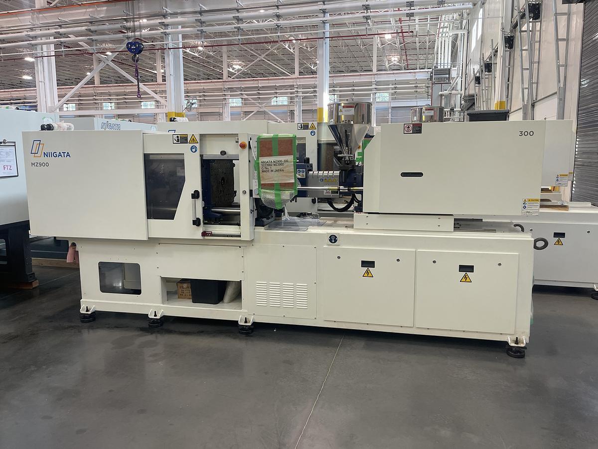 101 Ton, 3.73 oz Niigata MZ 900/300 Injection Molding Machine (2024)
