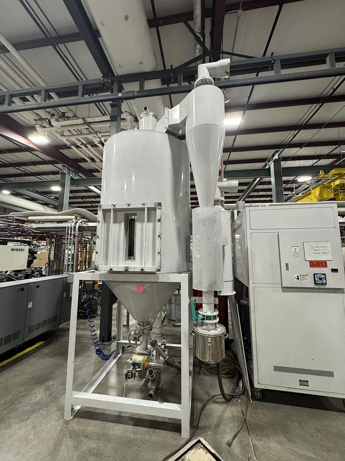 Used Matsui DMZ Series Material Dryer with Hopper (2003)