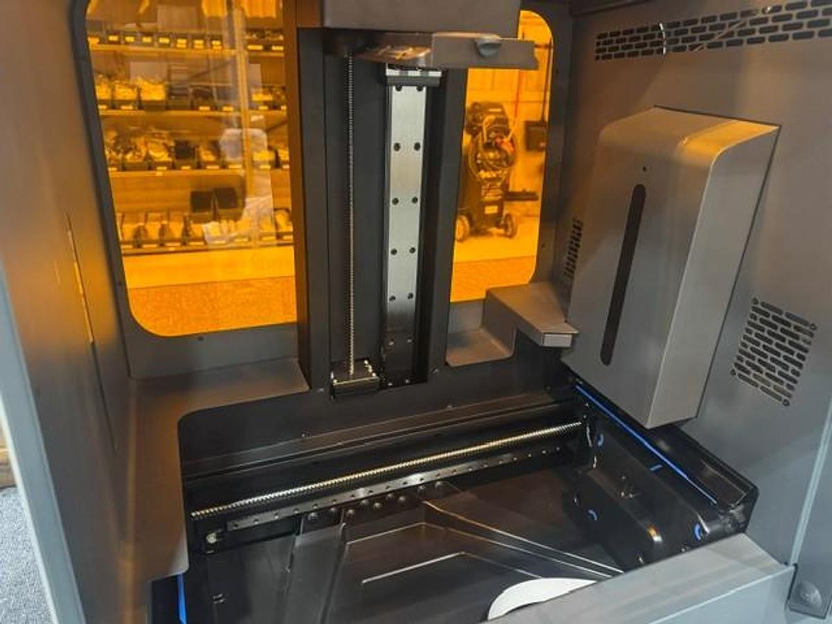 Used Formlabs Form 3L 3-D Printing Package including Cartridges (2022)