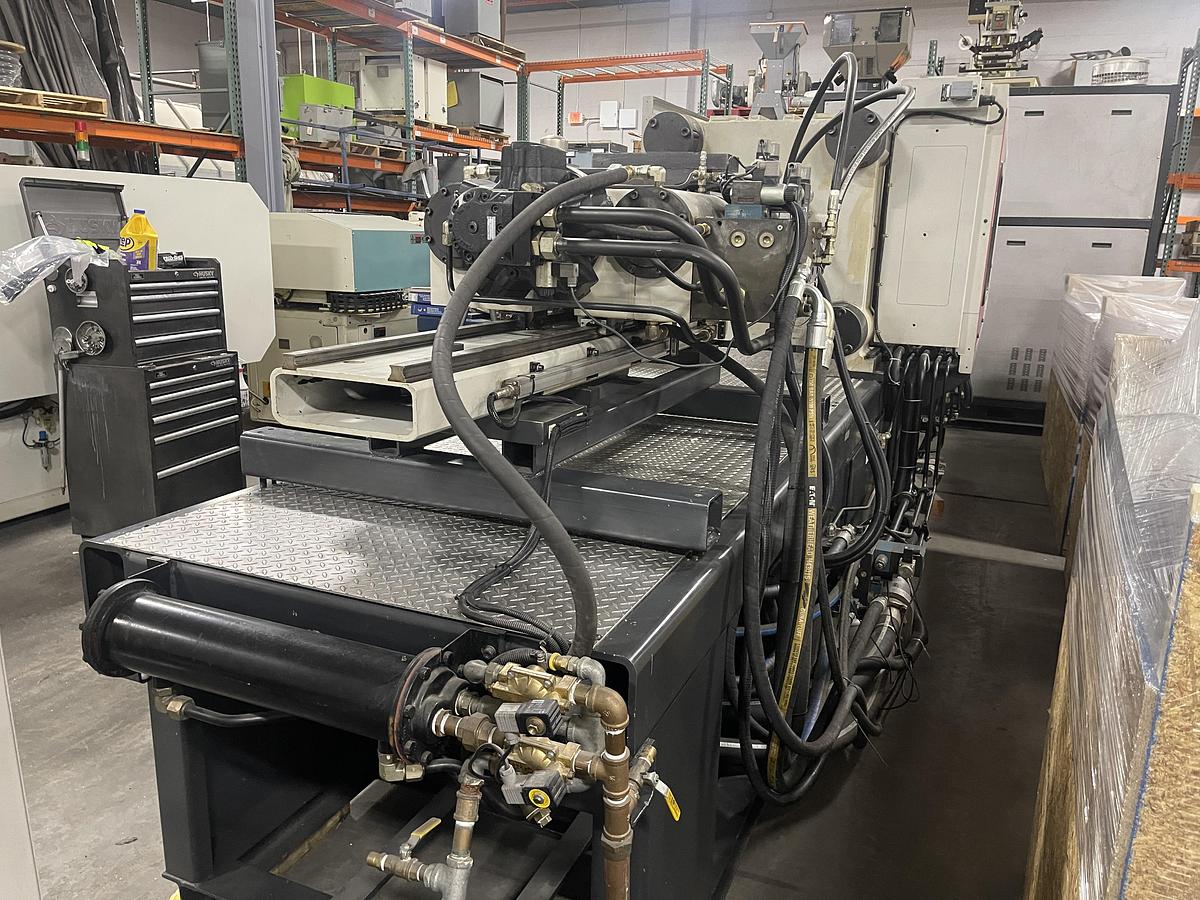 Used 310 Ton, 22 oz., Ferromatik Milacron Magna T310 Injection Molding Machine (2002)