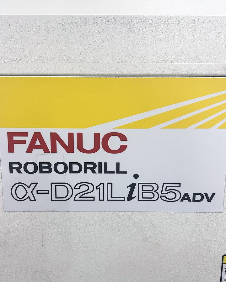 Used 2018 Fanuc Robodrill D21LiB5 ADV CNC Vertical Mill