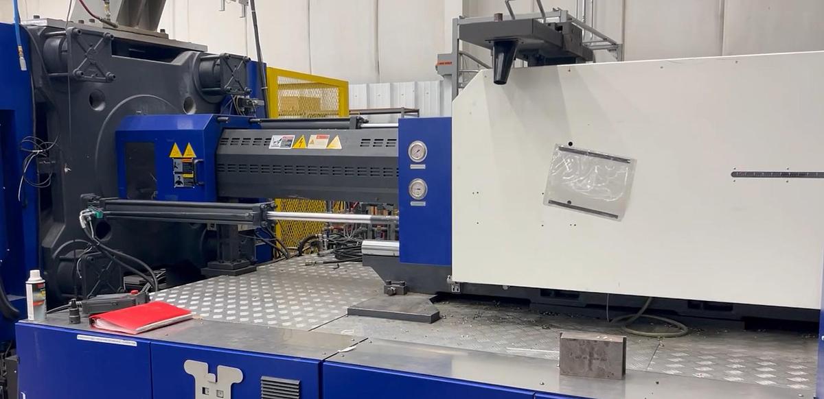 Used 787 Ton, 137.25 Oz., Haitian MAII 7000/5000 w/ MaxBW15 ARI Robot Injection Molding Machine (2016)